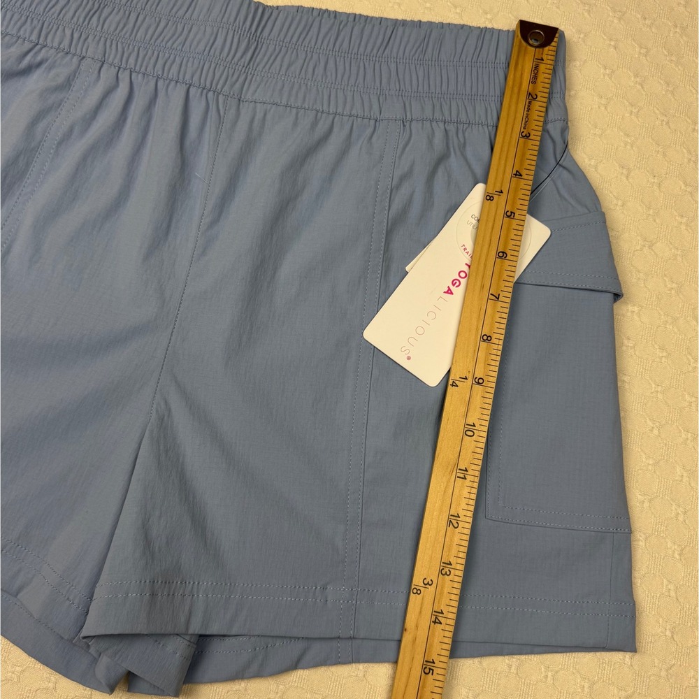 NWT Yogalicious Trekki Trail Path Cargo Shorts Outdoor Commuter Womens L Blue - Picture 8 of 11